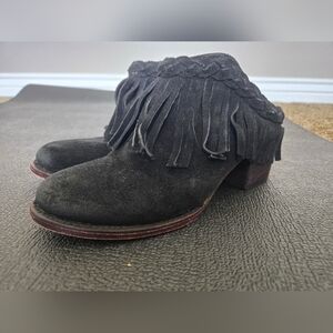 Freebird By STEVEN LUCY BOOTIE